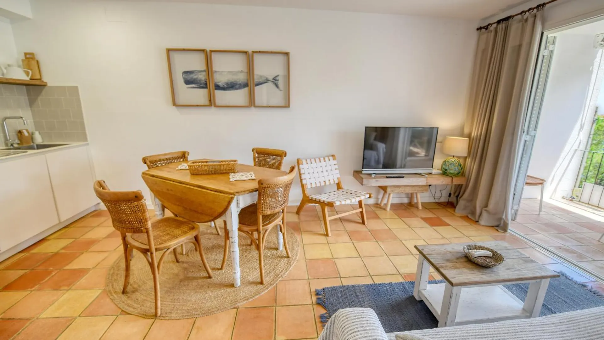 Refurbished Apartment Seaview, Santa Agata contacts